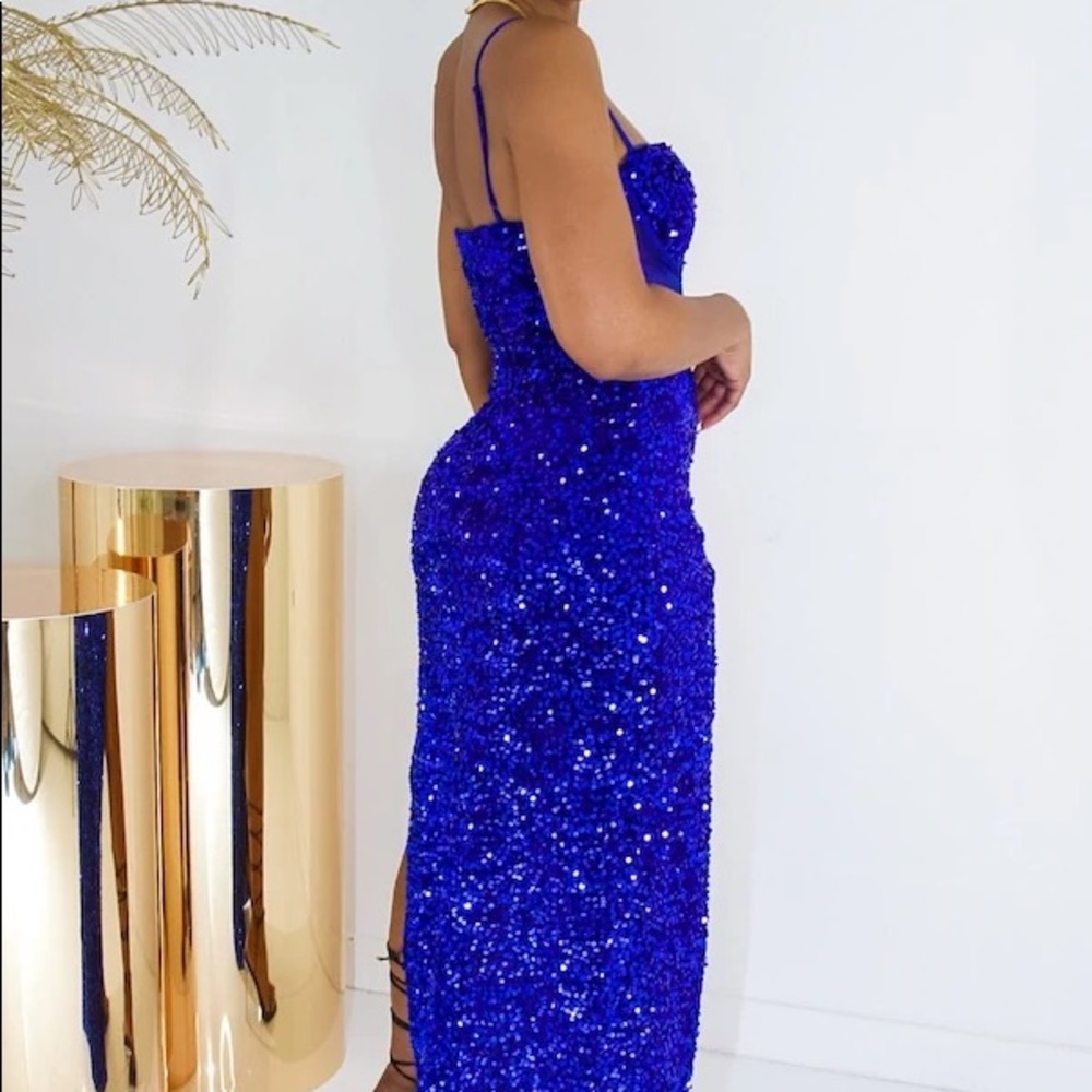 Blue Sequin Gown - Picture 2 of 3